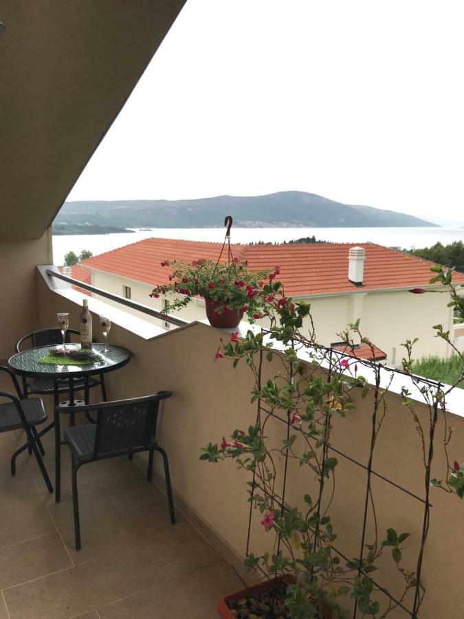 Id Apartments Tivat Exteriér fotografie